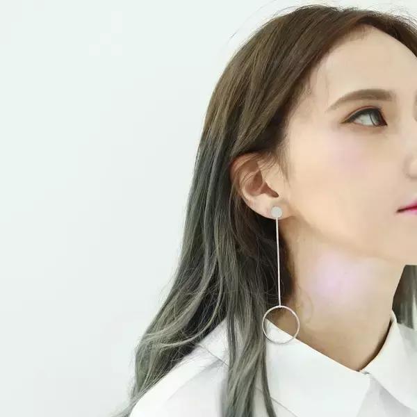 泫雅gd镜面,泫雅同款双c耳钉