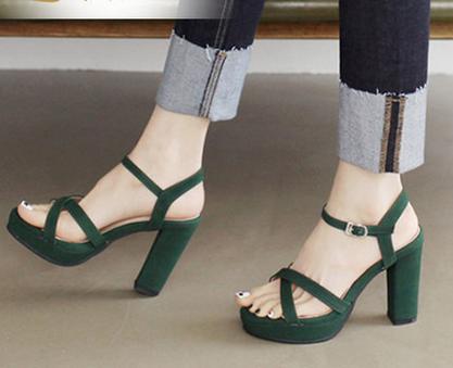 鞋磨脚后跟小妙招怎样使鞋子不磨,鞋子后面磨脚怎么办我有小妙招