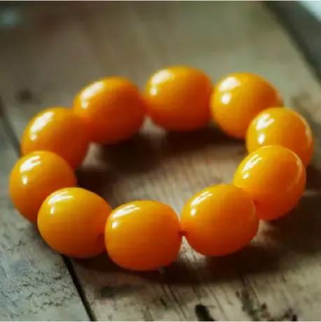 蜜蜡原本的模样,蜜蜡最后变的样子