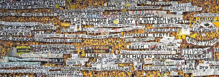 “天降牛头”不新鲜，看德国球迷是如何花式嘲讽莱比锡的