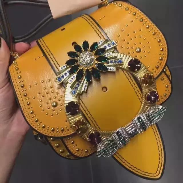 盘点火遍时尚圈的时髦单品,2016最难穿的单品