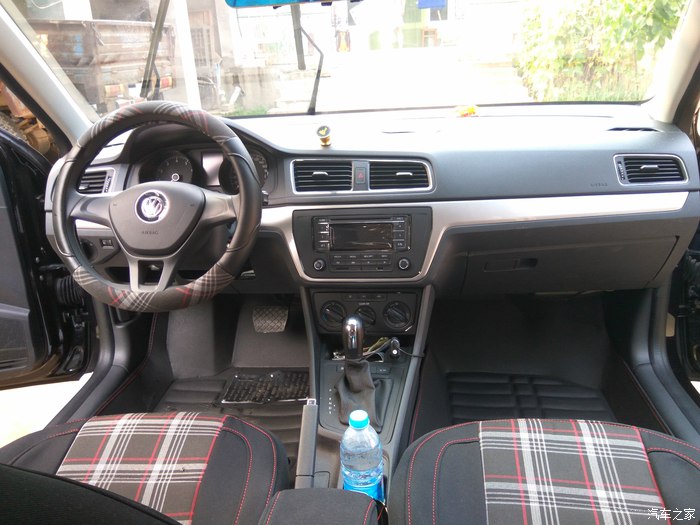 朗逸1.5t黑色提车,2022款朗逸1.5自动舒适版提车作业