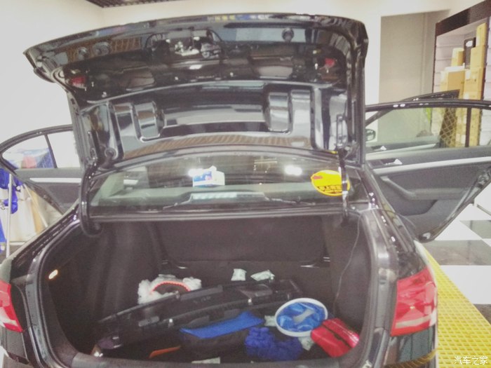 朗逸1.5t黑色提车,2022款朗逸1.5自动舒适版提车作业