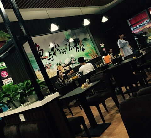 一夜之间这家渔粉店备受瞩目,不追究为什么还真睡不着!