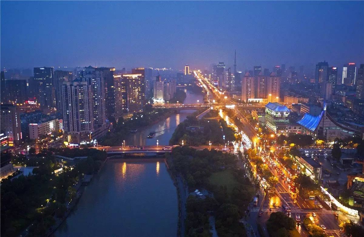 杭州西湖保俶塔夜景,杭州西湖夜景哪个地方好看