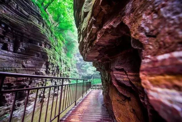 悬泉飞瀑的风景图,悬泉山瀑布在什么地方