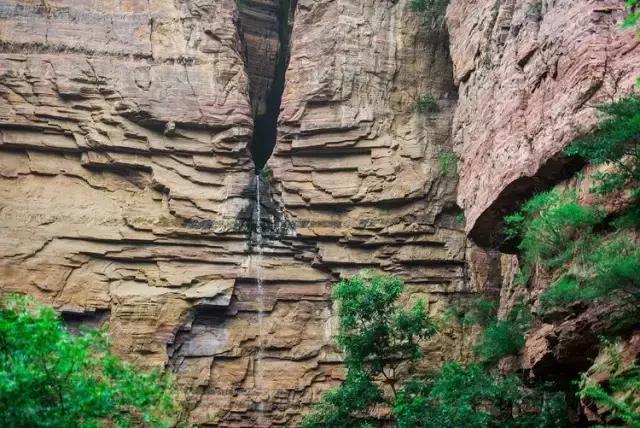 悬泉飞瀑的风景图,悬泉山瀑布在什么地方