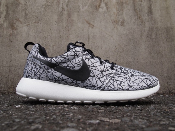 nikerosherun测评,耐克rosherun定制版