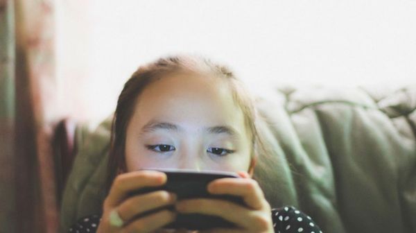 孩子寒假玩游戏开学视力下降,又到了开学季该怎么办