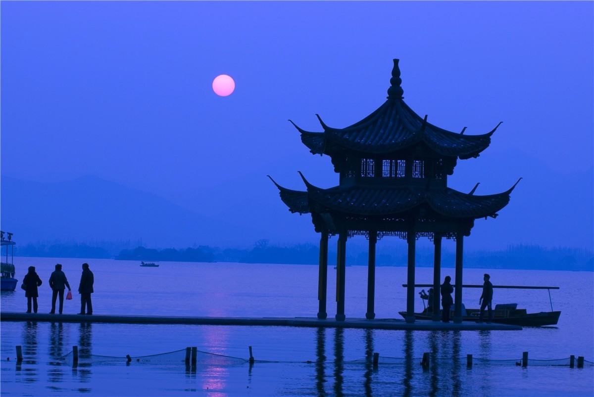杭州西湖保俶塔夜景,杭州西湖夜景哪个地方好看