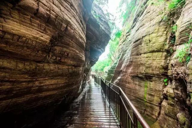 悬泉飞瀑的风景图,悬泉山瀑布在什么地方