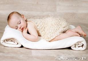 中医讲婴儿屁股青怎么回事,新生儿屁股青老一辈说法