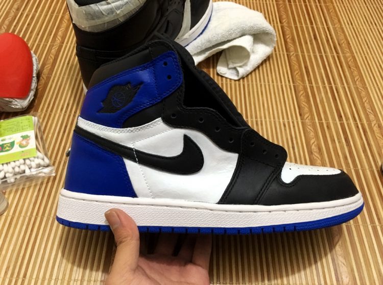 aj1禁穿黑红樱木,aj1倒钩藤原浩低帮真假