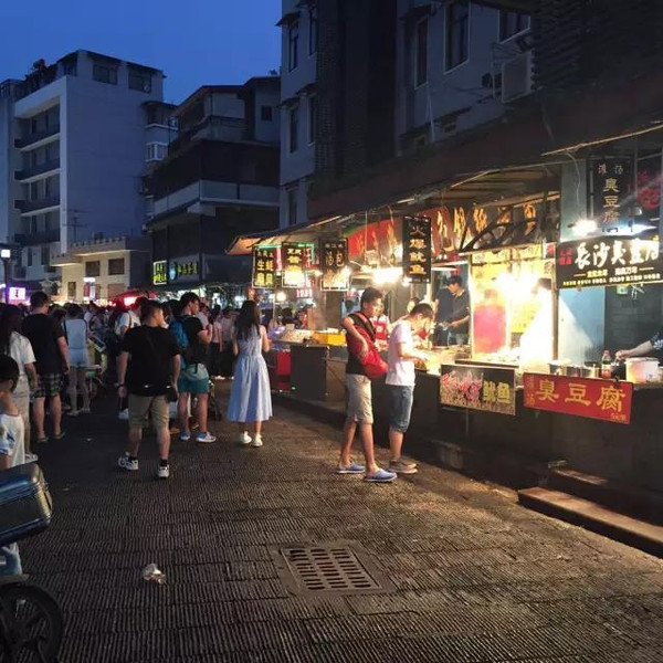 全国十大著名的美食街你去过几个,中国十大美食街