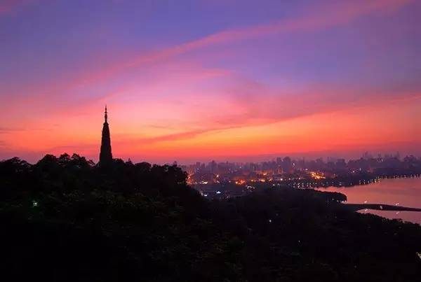 向外国人介绍杭州特产,向老外介绍中国