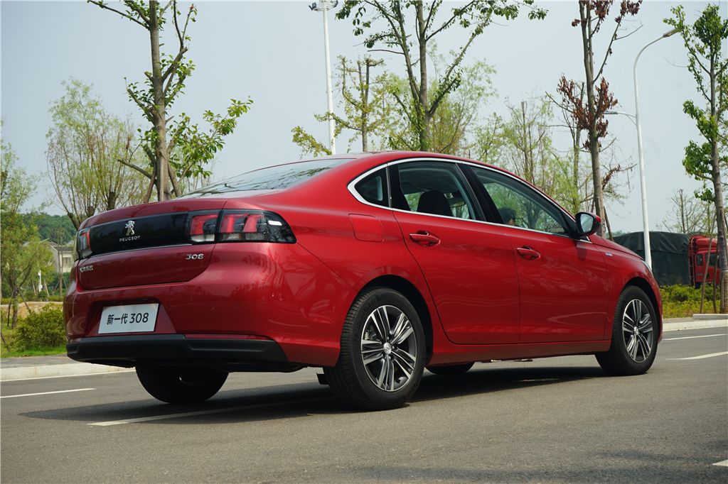 全新标致3081.2手动挡测评,全新标致308实车首秀