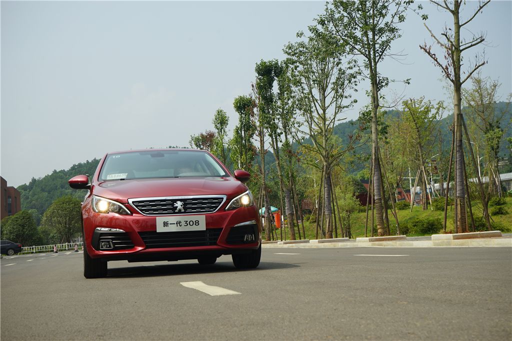 全新标致3081.2手动挡测评,全新标致308实车首秀