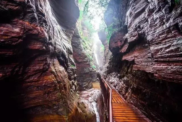 悬泉飞瀑的风景图,悬泉山瀑布在什么地方
