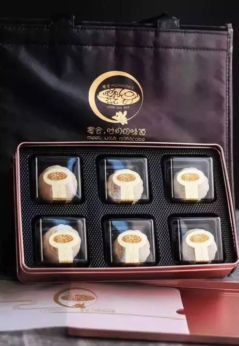 给大家盘点下各种高颜值的月饼,盘点今年新出的三款网红月饼