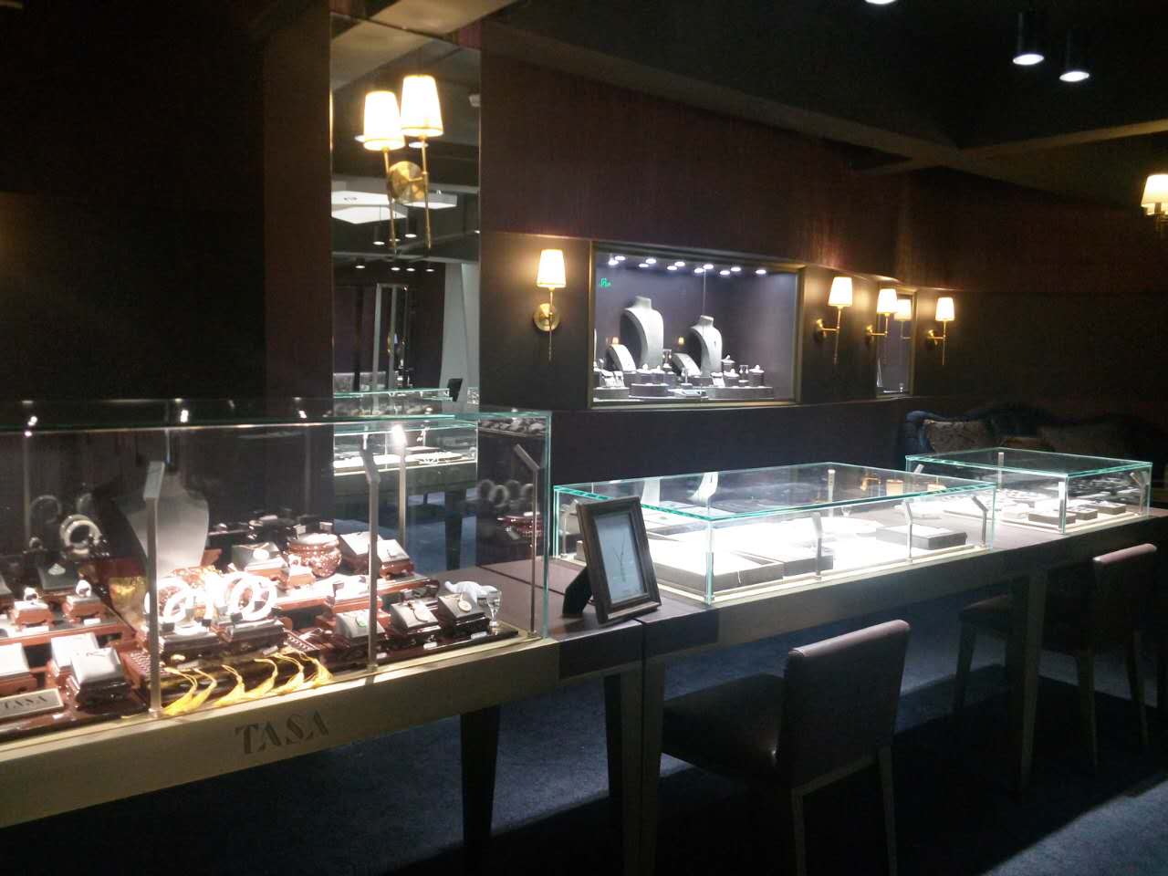 如何用正确的方式买钻石,钻石怎么买才是真的