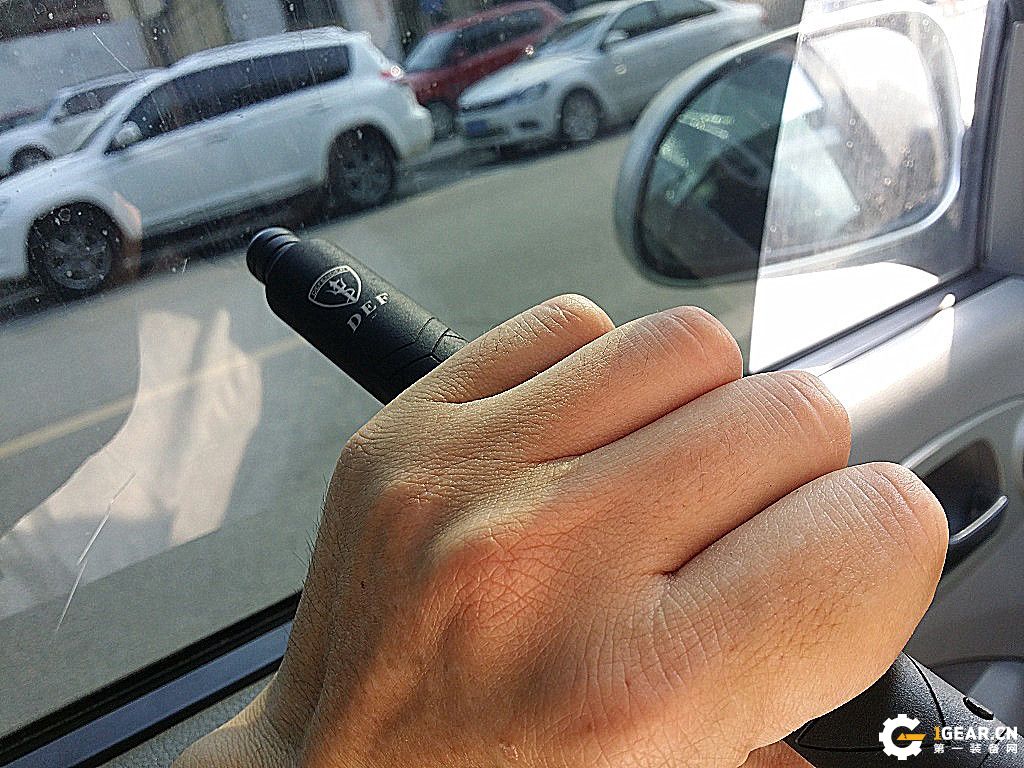 捍卫者机械甩棍,弘安机械棍使用感受