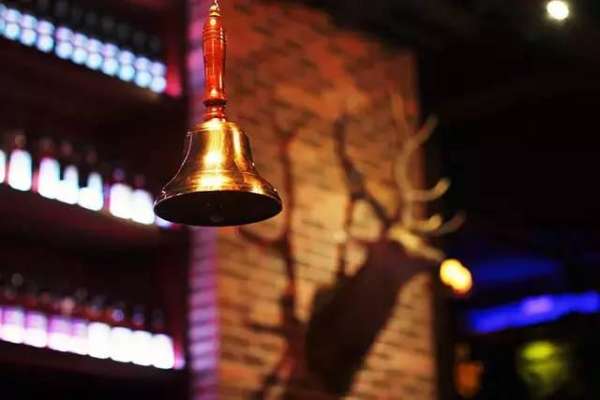 开一个酒馆前期需要做些什么,如何开一个成本低的酒馆