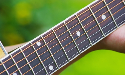 木吉他怎么防止开裂,吉他面板开裂如何修复视频教程