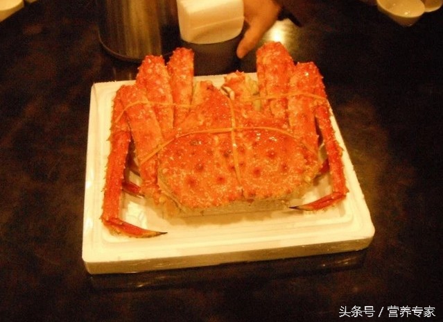 大闸蟹母蟹和公蟹的区别哪个好吃,大闸蟹公蟹还是母蟹好吃