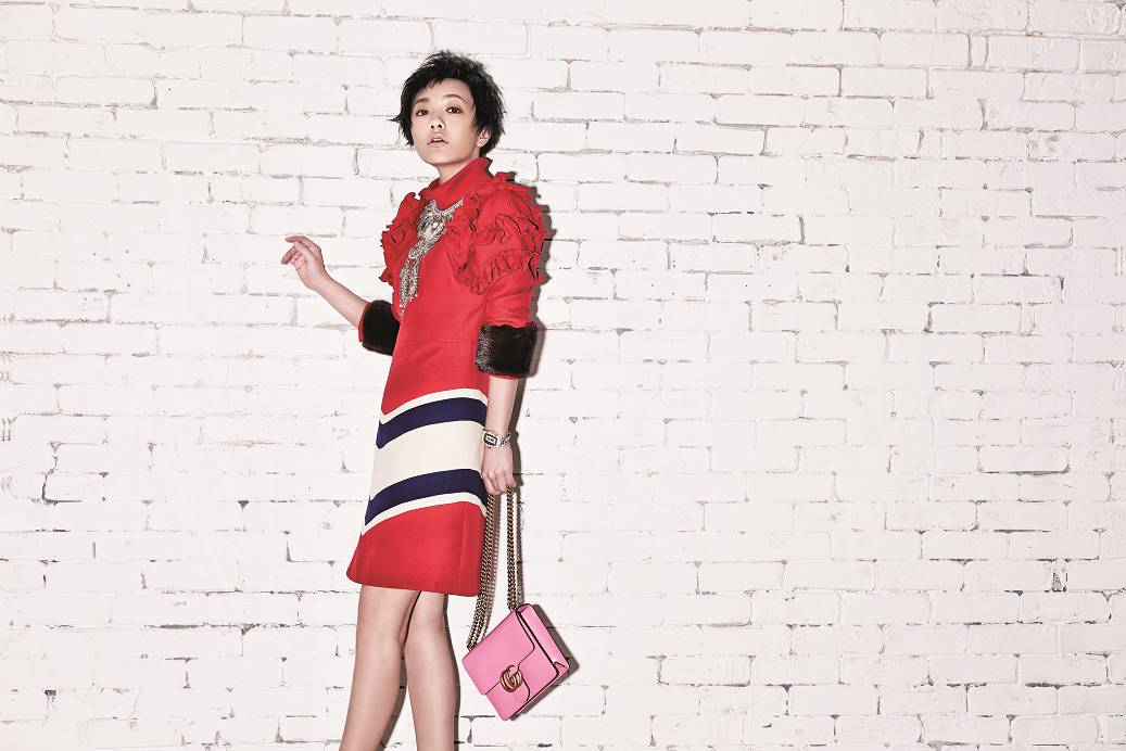 宋茜迪奥马面裙,和宋茜撞衫紫色长裙