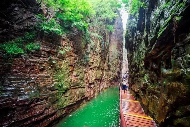 悬泉飞瀑的风景图,悬泉山瀑布在什么地方