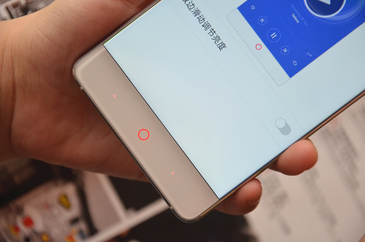 搭载骁龙820,4G+64G,跑分13万!努比亚Z11体验