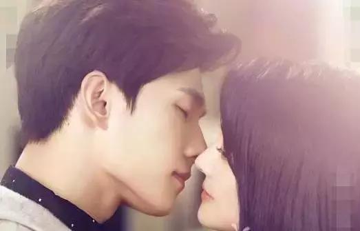 一笑倾城同款口红,微微一笑很倾城贝微微同款口红