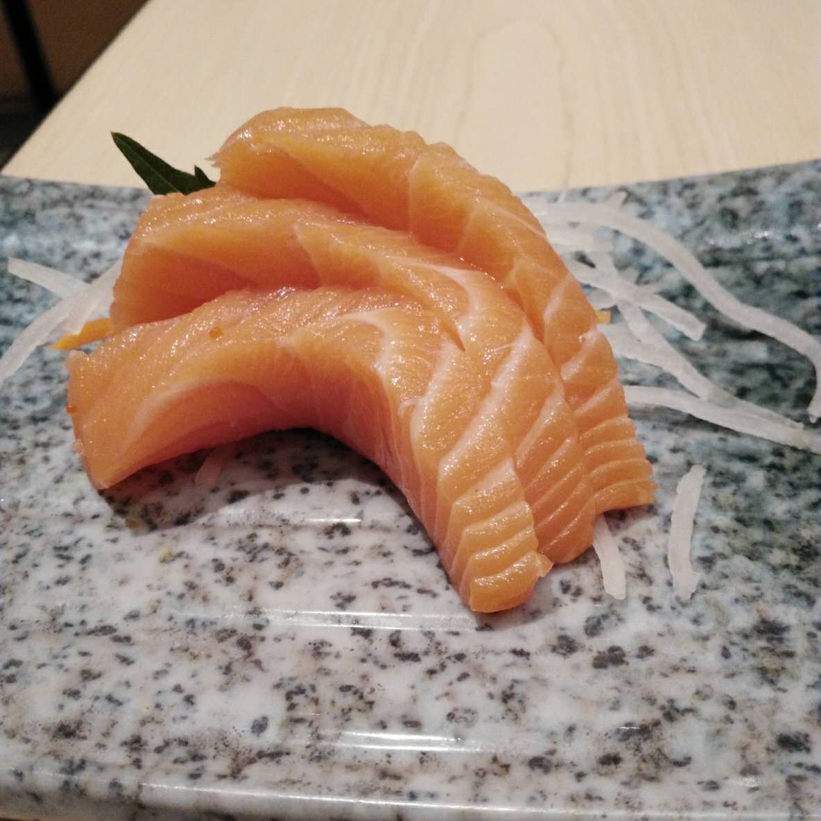 半个小时深圳去香港，就去还没被代购占领的荃湾，尽情吃吃买买