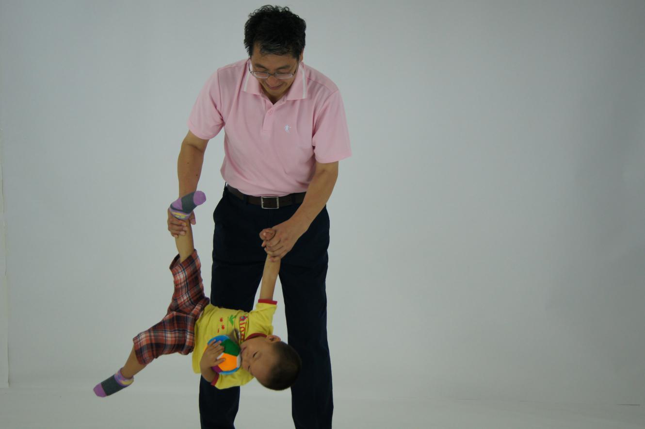 适合0到6个月宝宝的亲子操,早教亲子操3-6个月亲子运动