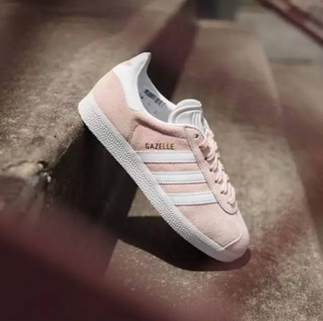 今年很火的小粉鞋,最近很火的小粉鞋