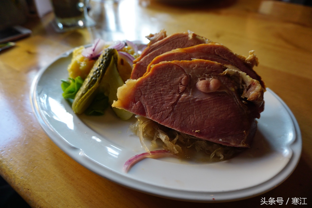 踩到黑森林的泉水，就能娶到弗莱堡的漂亮妞儿！