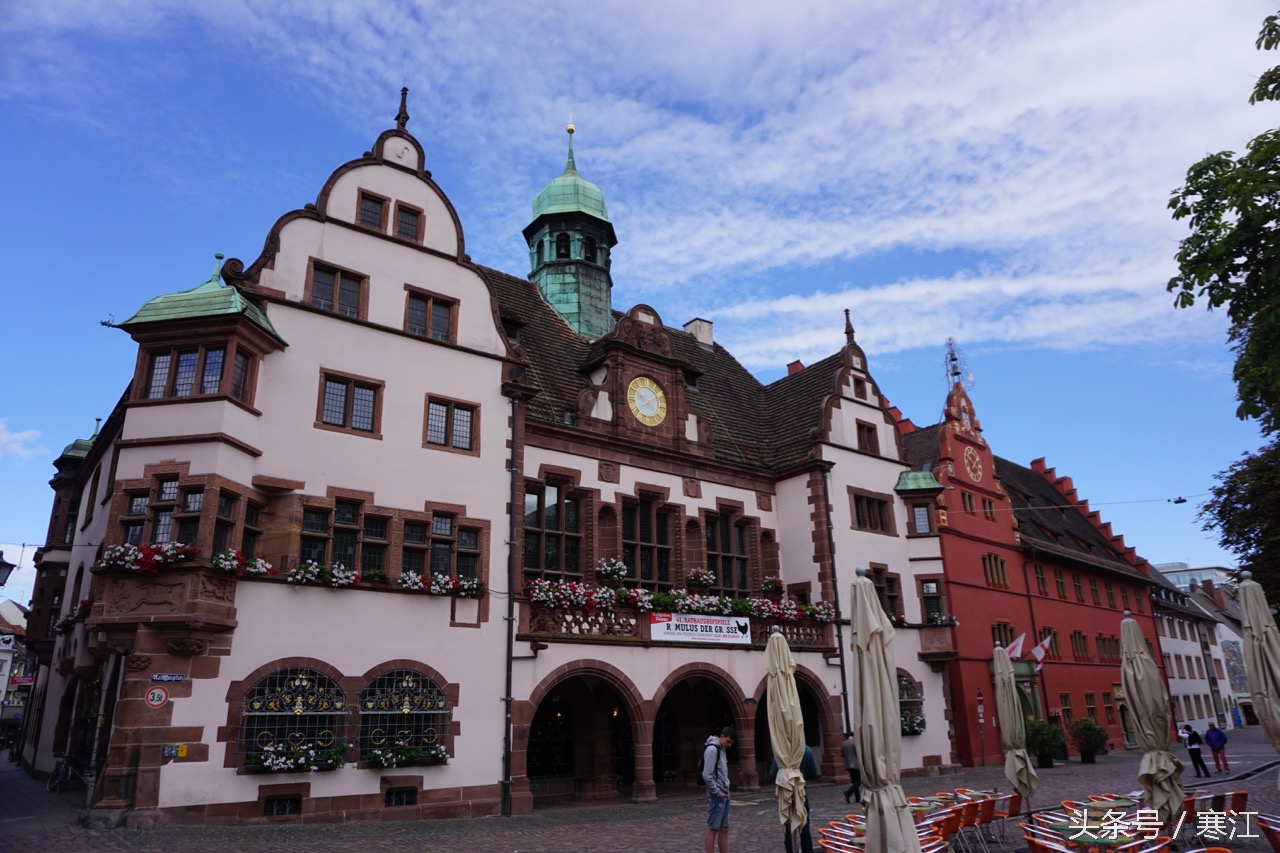 踩到黑森林的泉水，就能娶到弗莱堡的漂亮妞儿！