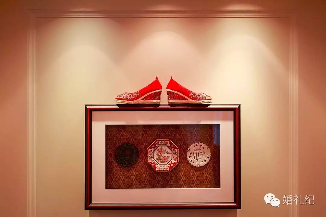 新娘鞋子婚鞋大红3厘米款式,结婚穿的大红婚鞋还可以自己穿吗