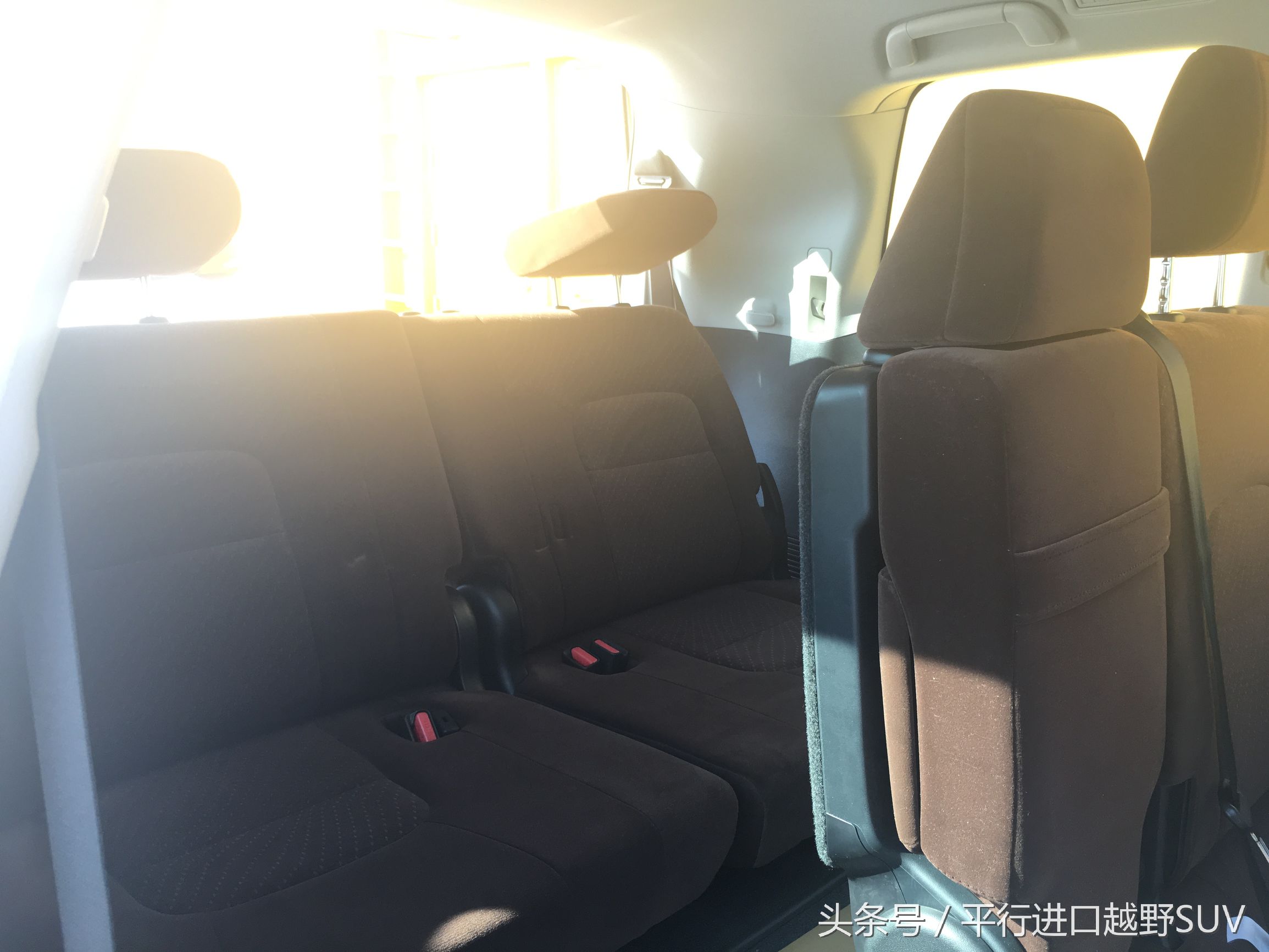 兰德酷路泽和路虎卫士110哪个好,兰德酷路泽2024款越野测试