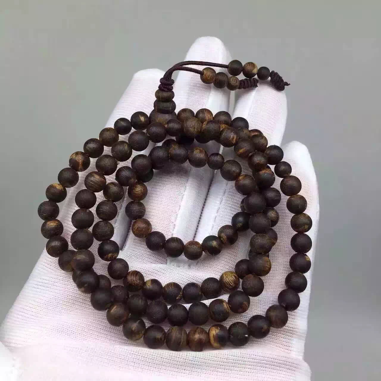 价值百万以上的沉香手串,几十万的沉香手串是什么样子