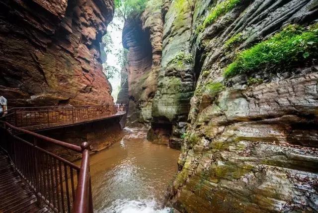 悬泉飞瀑的风景图,悬泉山瀑布在什么地方