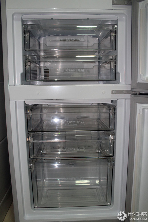 哈,你家的冰箱能安装QQ斗地主吗?