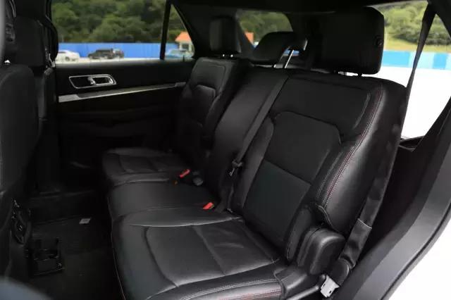 先定一个小目标，比方说先来辆福特探险者