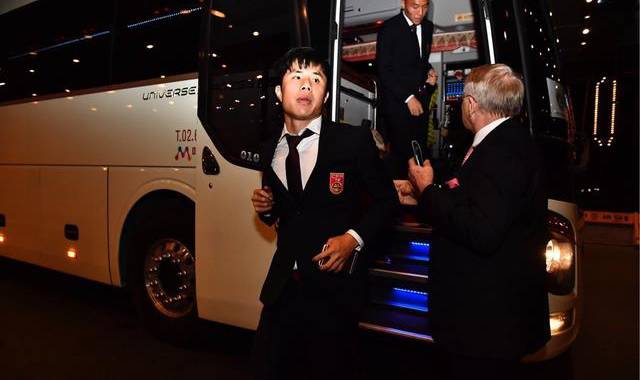 真假都教授!中韩国脚“来自星星的PK”!