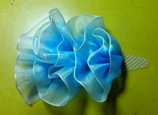 如何用丝带编蝴蝶结发卡,丝带diy蝴蝶结发卡图片教程