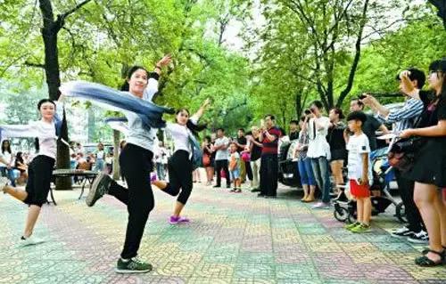 我只想开个学而已，为什么这么对我