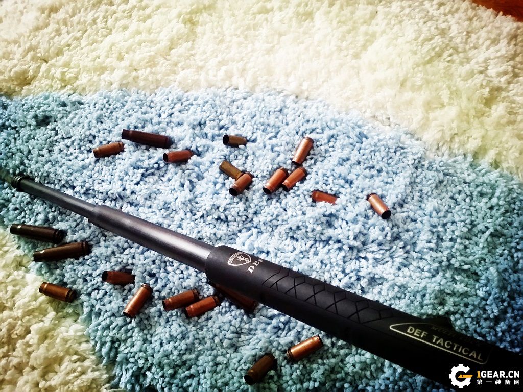 捍卫者机械甩棍,弘安机械棍使用感受