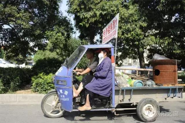 亳州一夫妻打工10年将孩子供出国留学，累并幸福着。