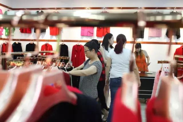 “新朝天门”迎龙迎客停车方便优惠多多你只管买买买