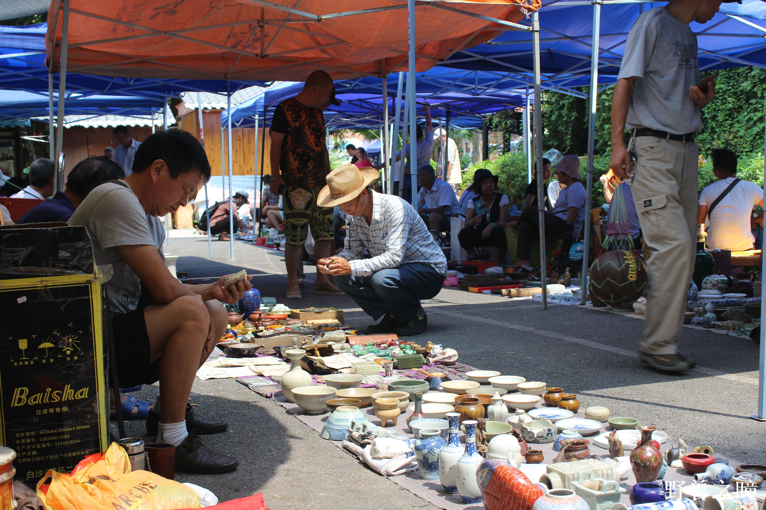 南宁商业街地摊,南宁地摊最大的街道